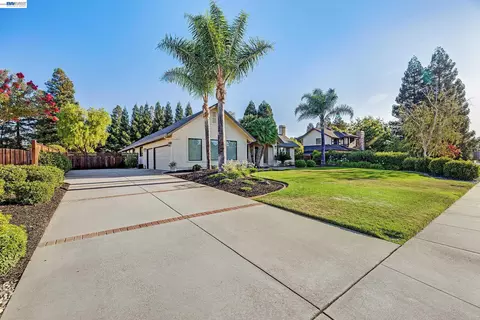 Exterior - 511 Rhea Way, Livermore, CA 94550 photo 4 of 28