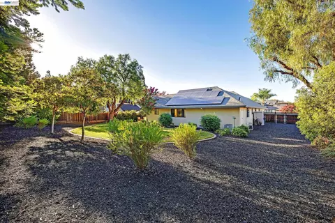 Exterior - 511 Rhea Way, Livermore, CA 94550 photo 7 of 28