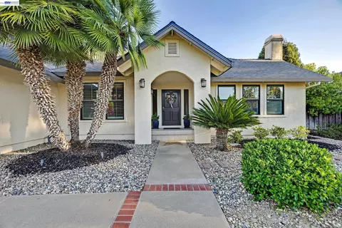 Exterior - 511 Rhea Way, Livermore, CA 94550 photo 3 of 28