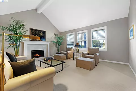 Living - 511 Rhea Way, Livermore, CA 94550 photo 1 of 5