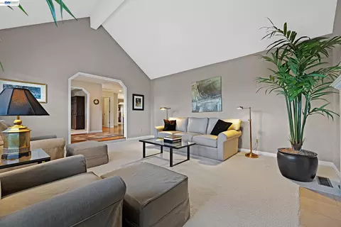 Living - 511 Rhea Way, Livermore, CA 94550 photo 2 of 5
