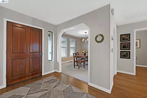 Entry Way - 511 Rhea Way, Livermore, CA 94550 photo 2 of 4