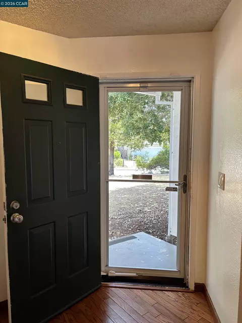 Entry Way - Undisclosed, Hercules, CA 94547 photo 2 of 3