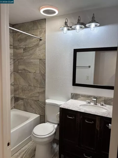 Bath - Undisclosed, Hercules, CA 94547 photo 1 of 3