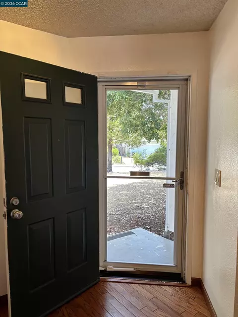 Entry Way - 115 Bedford, Hercules, CA 94547 photo 2 of 3