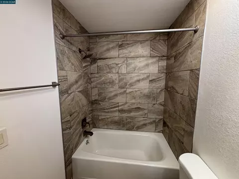 Bath - 115 Bedford, Hercules, CA 94547 photo 2 of 3