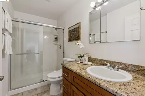 Bath - 123 Coleridge Dr, Vallejo, CA 94591 photo 1 of 2