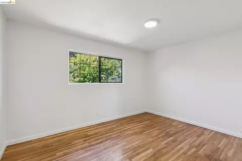 Bedroom - 123 Coleridge Dr, Vallejo, CA 94591 photo 2 of 3