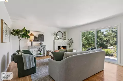 Living - 123 Coleridge Dr, Vallejo, CA 94591 photo 2 of 2