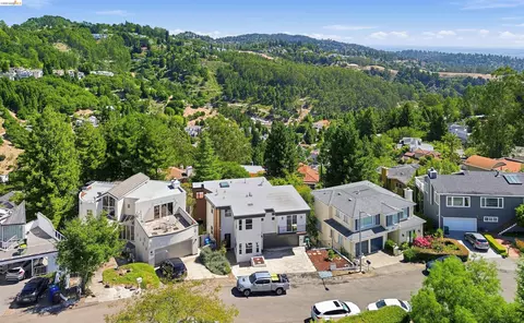 View/Area - 7026 Devon Way, Berkeley, CA 94705 photo 9 of 10