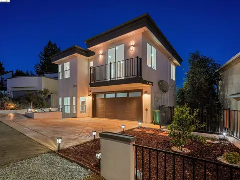 7026 Devon Way, Berkeley, CA 94705