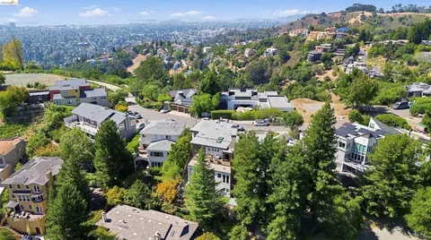 View/Area - 7026 Devon Way, Berkeley, CA 94705 photo 4 of 10