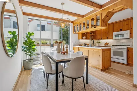 Dining - 1305 Henry St #C, Berkeley, CA 94709 photo 1 of 4