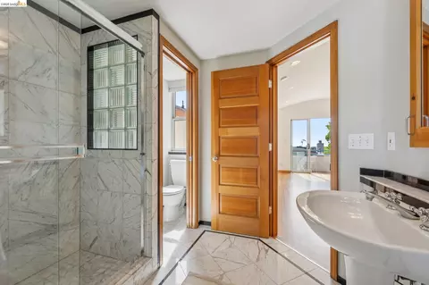 Bath - 1305 Henry St #C, Berkeley, CA 94709 photo 6 of 6