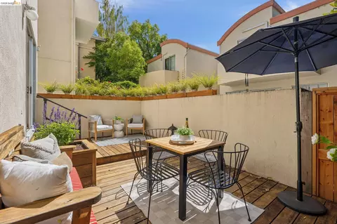 Exterior - 1305 Henry St #C, Berkeley, CA 94709 photo 7 of 10