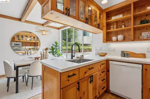 Kitchen - 1305 Henry St #C, Berkeley, CA 94709 photo 4 of 4