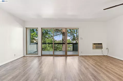 Living - 2075 Ascot Dr #119, Moraga, CA 94556 photo 3 of 3