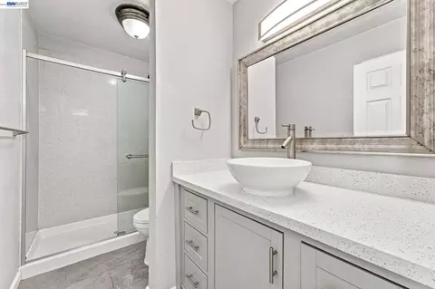 Bath - 2075 Ascot Dr #119, Moraga, CA 94556 photo 2 of 2