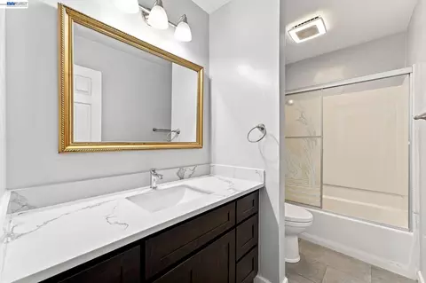 Bath - 2075 Ascot Dr #119, Moraga, CA 94556 photo 1 of 2