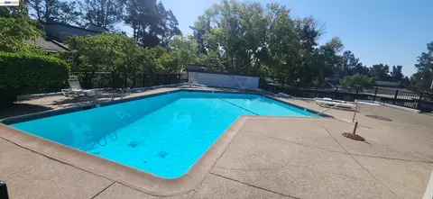 Exterior - 2075 Ascot Dr #119, Moraga, CA 94556 photo 7 of 9
