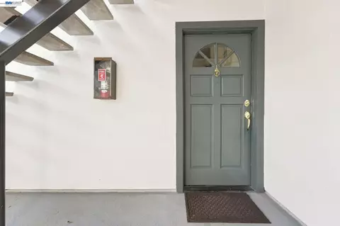 Entry Way - 2075 Ascot Dr #119, Moraga, CA 94556 photo 1 of 1