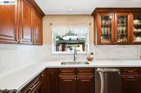 Kitchen - 1661 Beckner Ct, Concord, CA 94521 photo 4 of 4