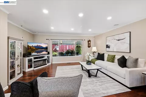 Living - 1661 Beckner Ct, Concord, CA 94521 photo 3 of 5