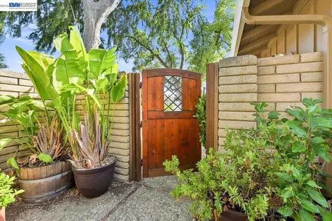 Exterior - 1661 Beckner Ct, Concord, CA 94521 photo 11 of 15