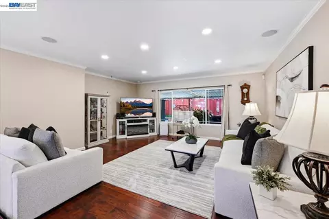 Living - 1661 Beckner Ct, Concord, CA 94521 photo 1 of 5