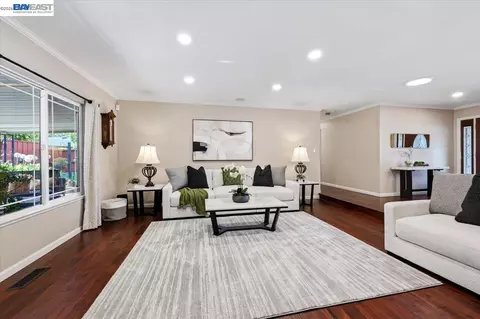 Living - 1661 Beckner Ct, Concord, CA 94521 photo 2 of 5