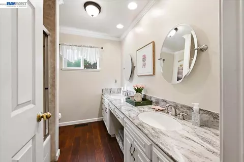 Bath - 1661 Beckner Ct, Concord, CA 94521 photo 3 of 4