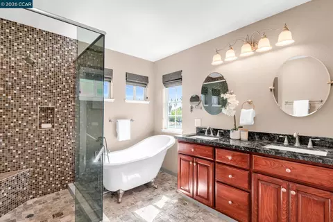 Bath - 1174 Central Ave, Livermore, CA 94551 photo 1 of 1