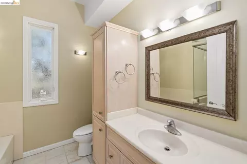 Bath - 3696 Boyer Cir, Lafayette, CA 94549 photo 5 of 7