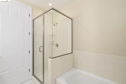 Bath - 3696 Boyer Cir, Lafayette, CA 94549 photo 6 of 7