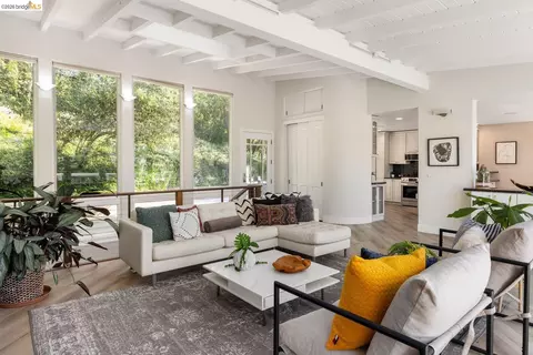 Living - 3696 Boyer Cir, Lafayette, CA 94549 photo 2 of 7