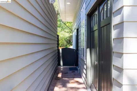 Entry Way - 3696 Boyer Cir, Lafayette, CA 94549 photo 2 of 2