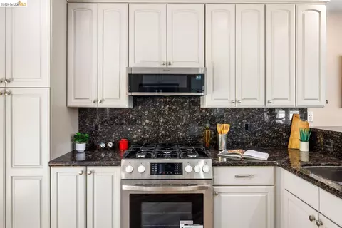 Kitchen - 3696 Boyer Cir, Lafayette, CA 94549 photo 3 of 4
