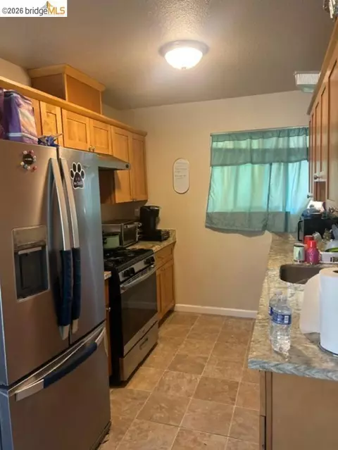 Kitchen - 286 Redwing St, Vallejo, CA 94589 photo 1 of 2