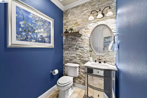 Bath - 3182 Ashbourne Cir, San Ramon, CA 94583 photo 2 of 9