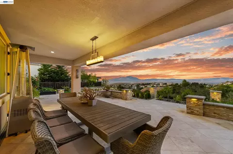 Exterior - 3182 Ashbourne Cir, San Ramon, CA 94583 photo 8 of 22
