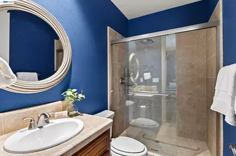 Bath - 3182 Ashbourne Cir, San Ramon, CA 94583 photo 1 of 9