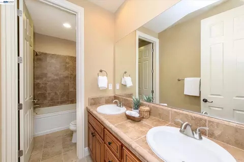 Bath - 3182 Ashbourne Cir, San Ramon, CA 94583 photo 6 of 9