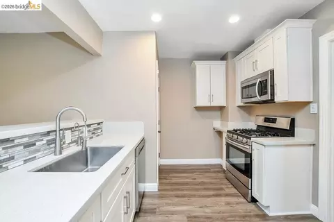 Kitchen - 875 Central Ave, Pittsburg, CA 94565 photo 3 of 4