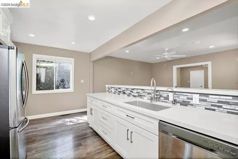 Kitchen - 875 Central Ave, Pittsburg, CA 94565 photo 4 of 4