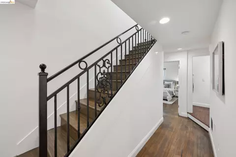 Entry Way - 15 Edgecroft Rd, Kensington, CA 94707 photo 6 of 7