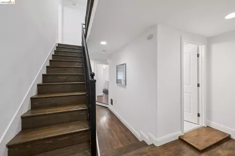 Entry Way - 15 Edgecroft Rd, Kensington, CA 94707 photo 4 of 7
