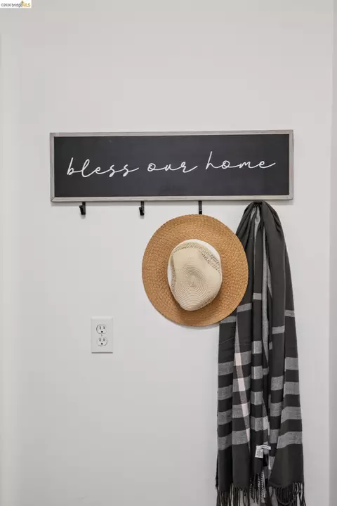 Entry Way - 15 Edgecroft Rd, Kensington, CA 94707 photo 7 of 7
