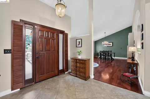 Entry Way - 231 Sutter View Ct, Sutter Creek, CA 95685 photo 1 of 2