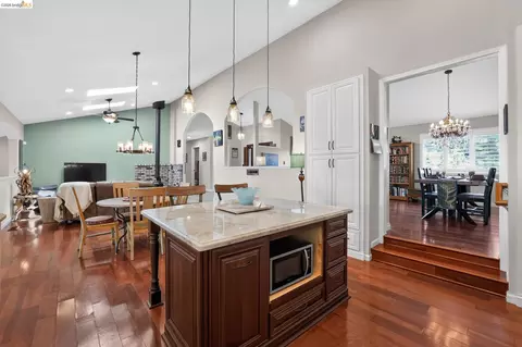 Kitchen - 231 Sutter View Ct, Sutter Creek, CA 95685 photo 2 of 2