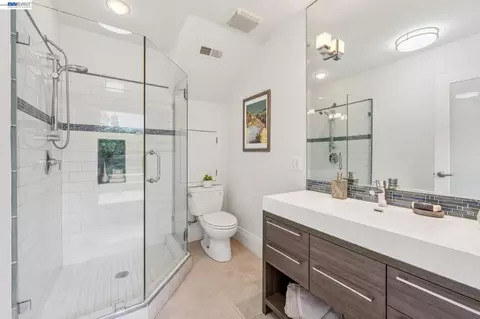 Bath - 847 Peralta Ave, Berkeley, CA 94707 photo 1 of 2